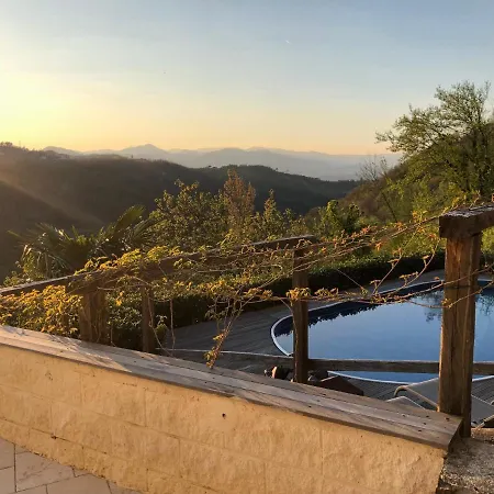 Fosdinovo 5-Bed Villa- A Tranquil Retreat Villa *