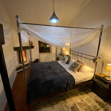Fosdinovo 5-Bed Villa- A Tranquil Retreat Villa