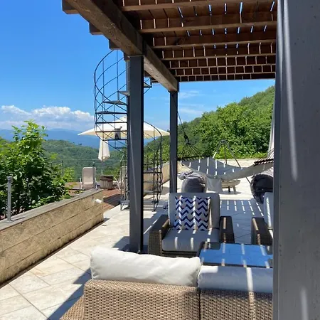 Fosdinovo 5-Bed Villa- A Tranquil Retreat Villa *
